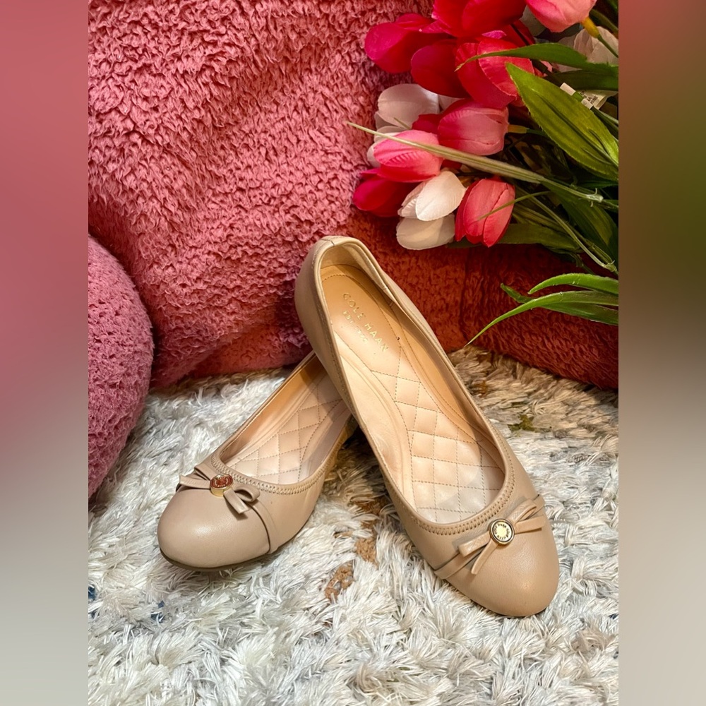 💖 Pre-Loved sandal close toe size 6 color nude - Picture 2 of 9